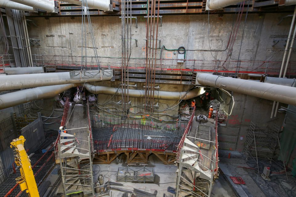partie souterraine du puits travaux, préparation du tunnel ou passera le tunnelier