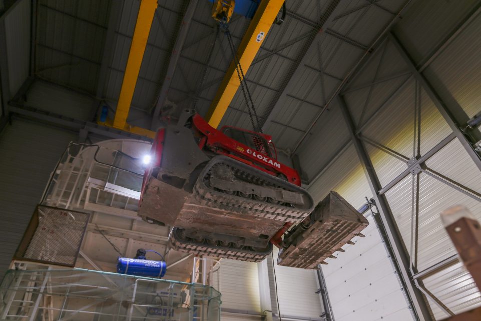 descente d'un engin dans le puits travaux