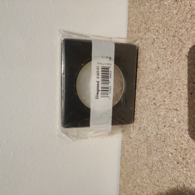 Legrand - plaque céliane métal 1 poste - finition carbone