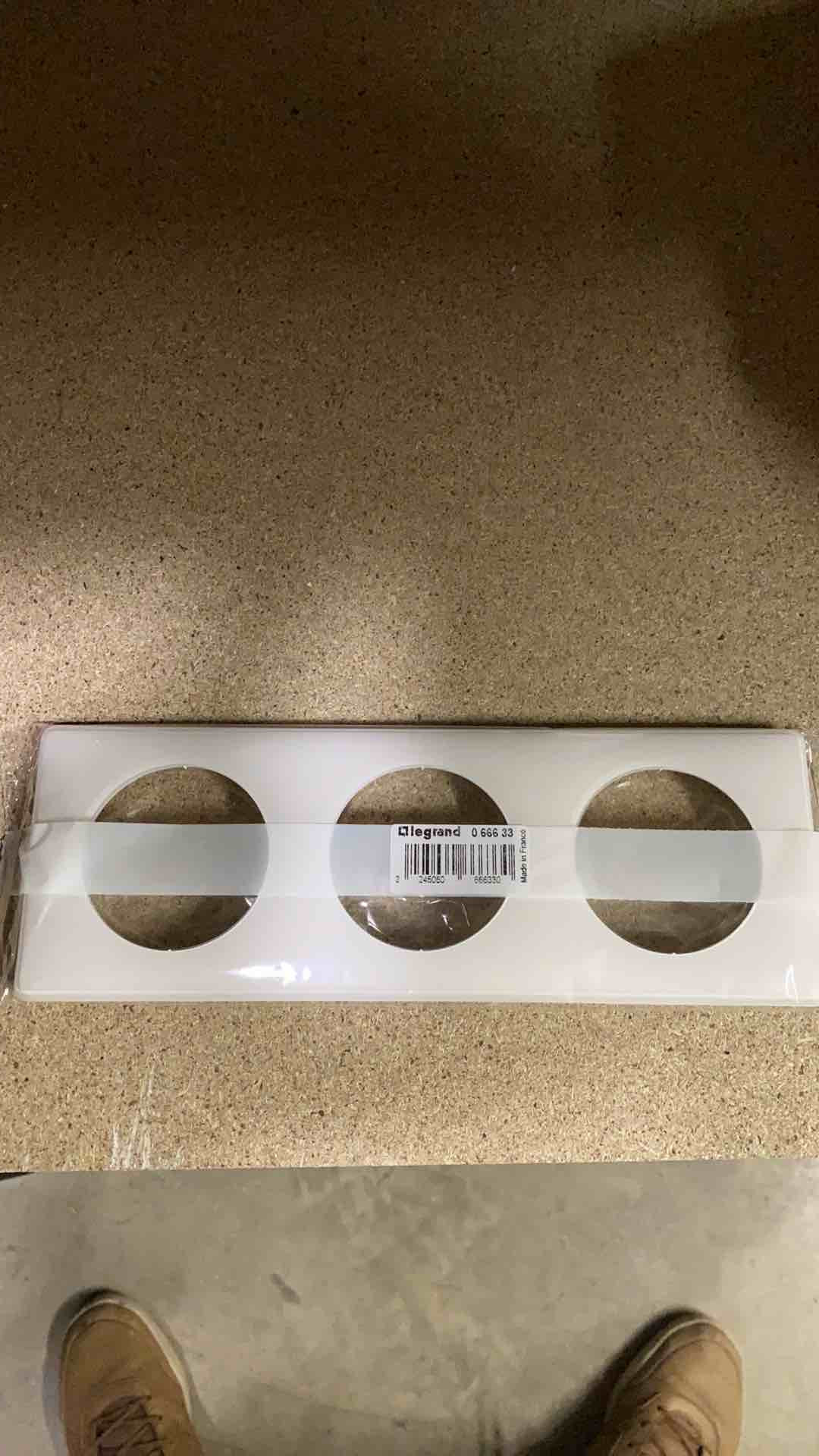 Céliane, une plaque collection laqué aux teintes naturelles et au design épuré pour un intérieur tou