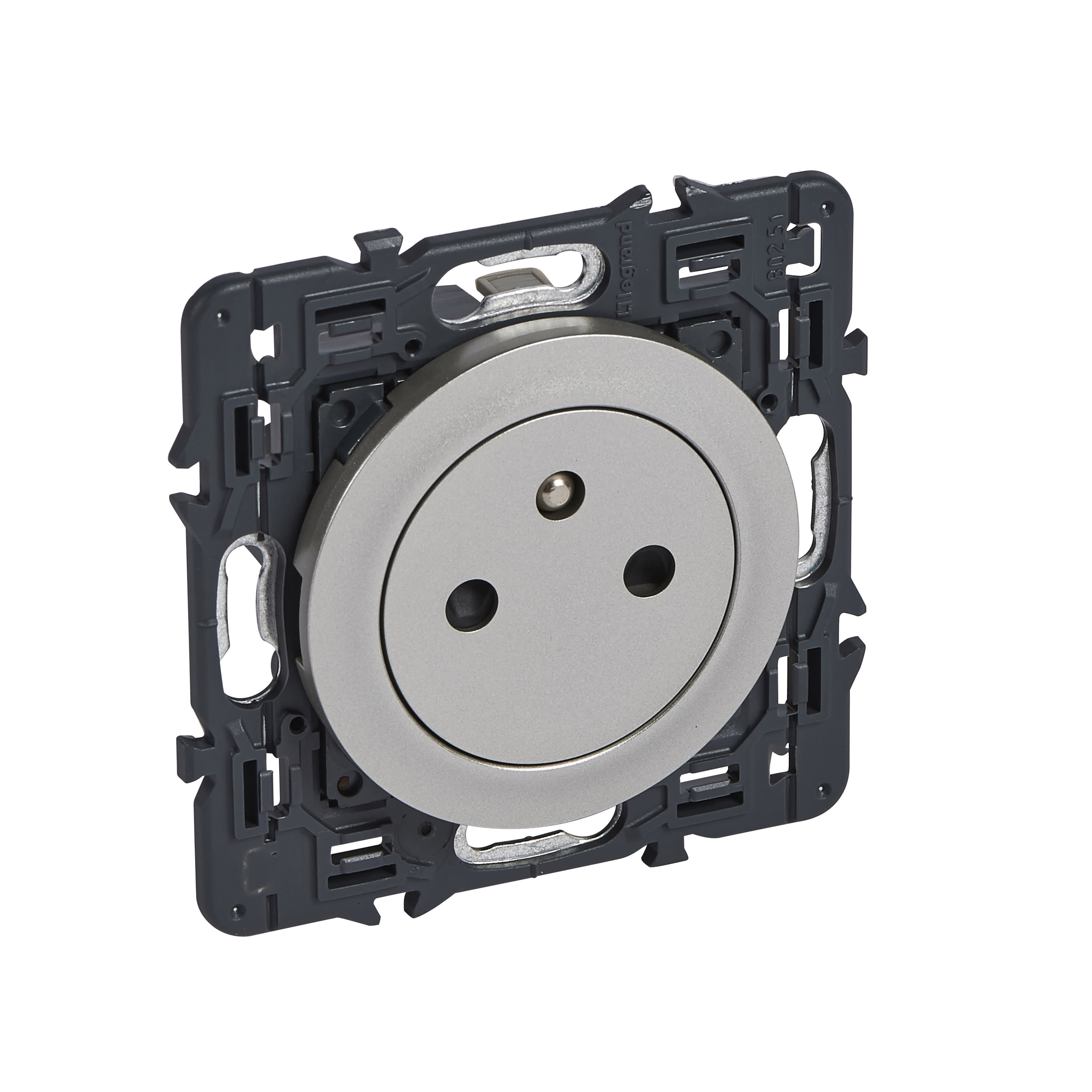 Céliane, une prise de courant prête à installer, à combiner avec des plaques pour jouer sur les coul