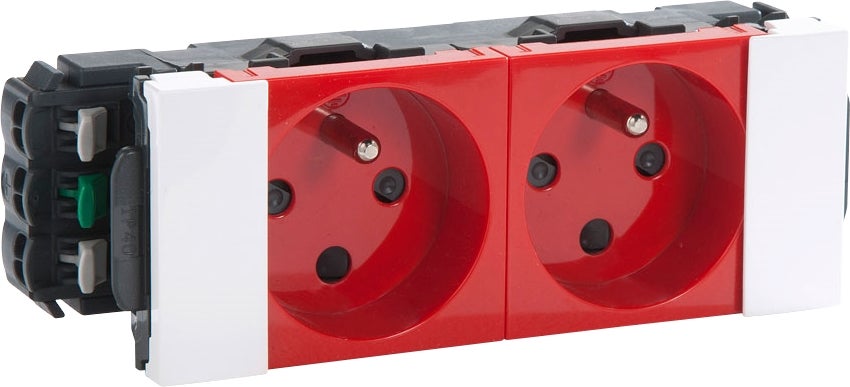 Mosaic soluclip, prise de courant spéciale goulottes à clippage direct, pour assurer une intégration