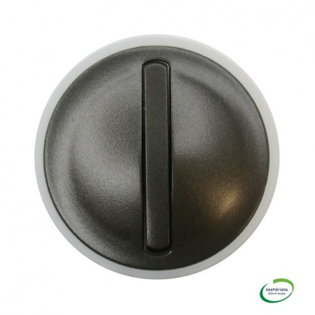 Céliane, un enjoliveur à monter sur mécanisme et à compléter d’un support et d’une plaque de finitio