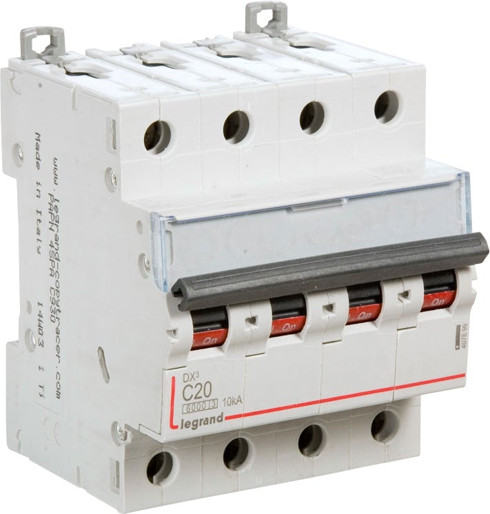 Dx³, disjoncteur modulaire tétrapolaire magnétothermique à coupure pleinement apparente pour la comm