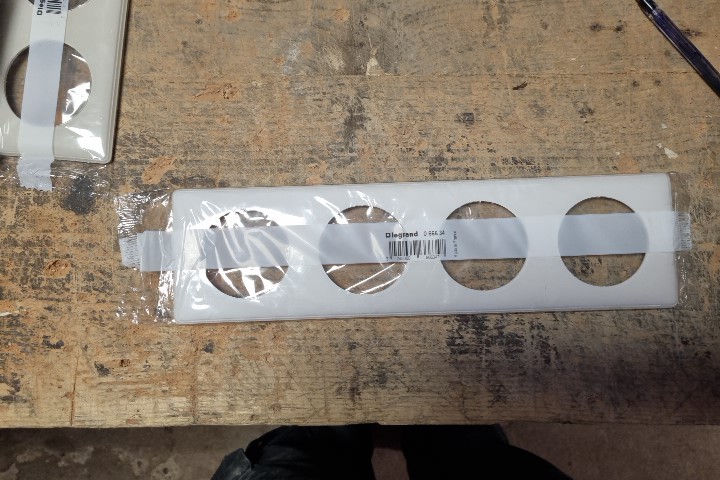 Céliane, une plaque collection laqué aux teintes naturelles et au design épuré pour un intérieur tou