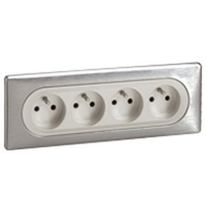 Prises 4x2p+t f/b precablees compactes