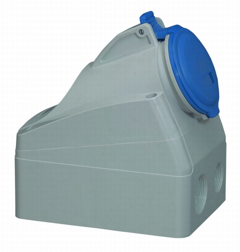 Socle saill. 230V - 16a - 2p+t ip 44 - p17 tempra pro