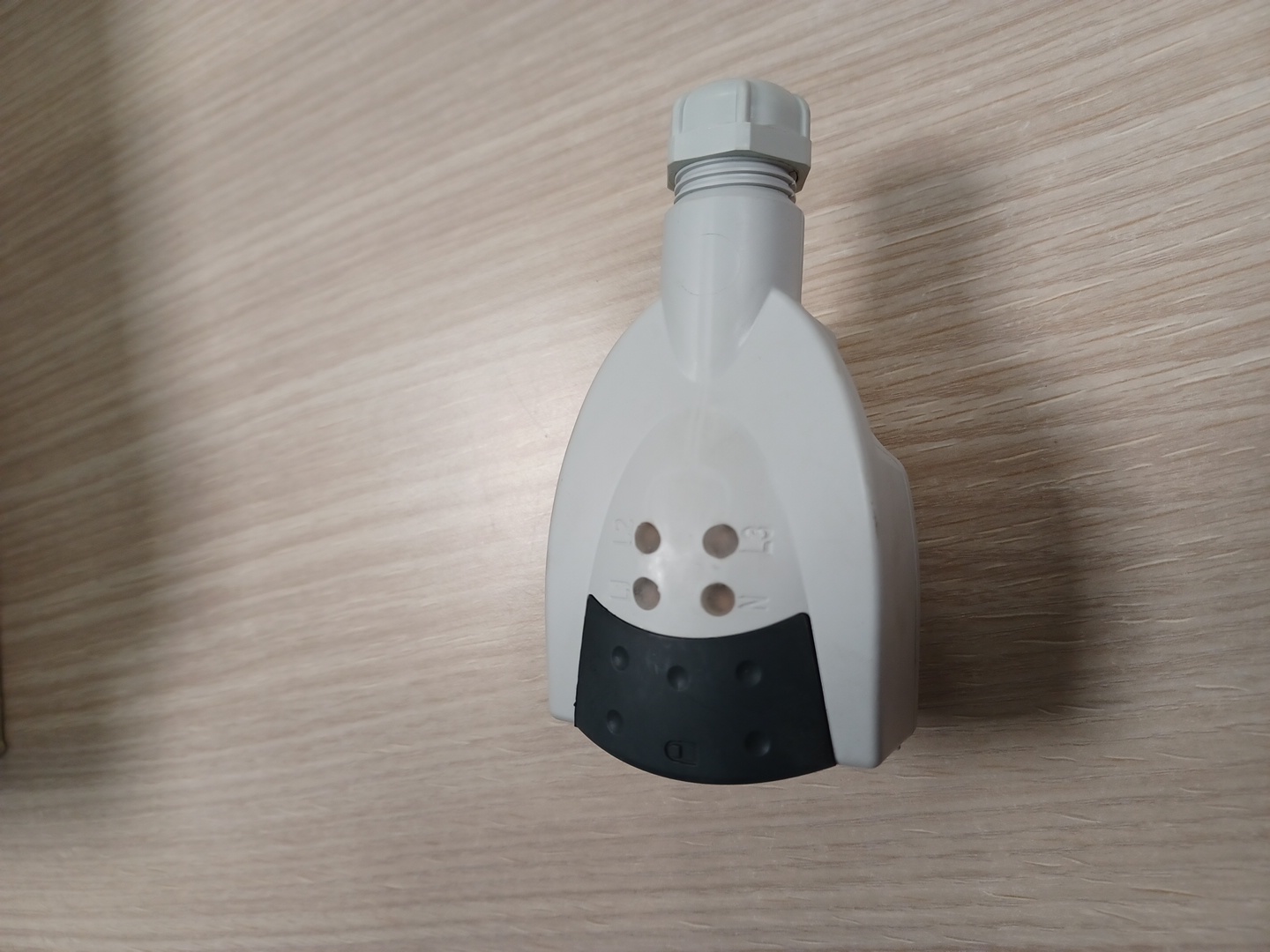 Kbc10dc b40 connecteur dérivation 10a 3l+n+pe