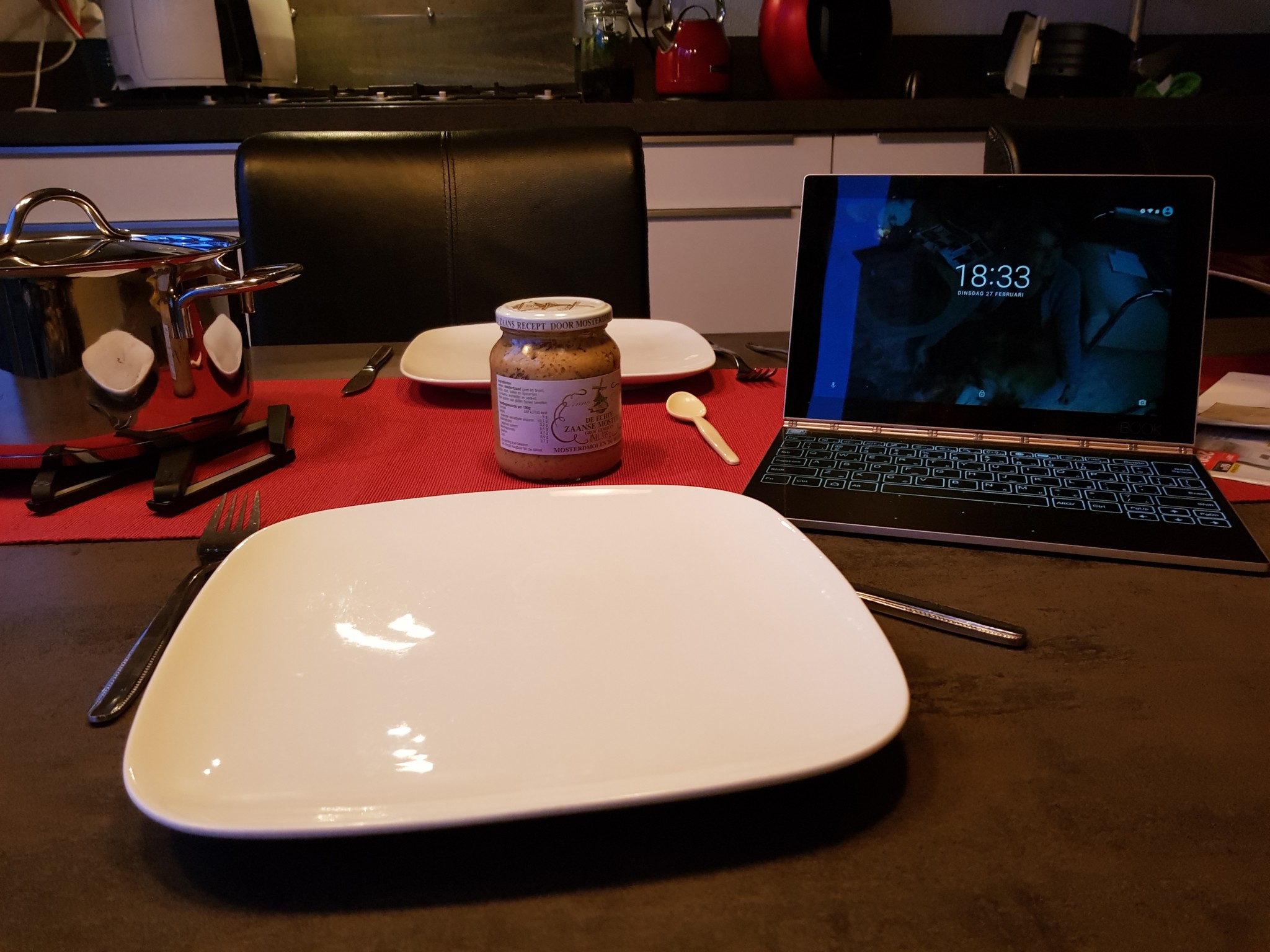 elektronica op tafel