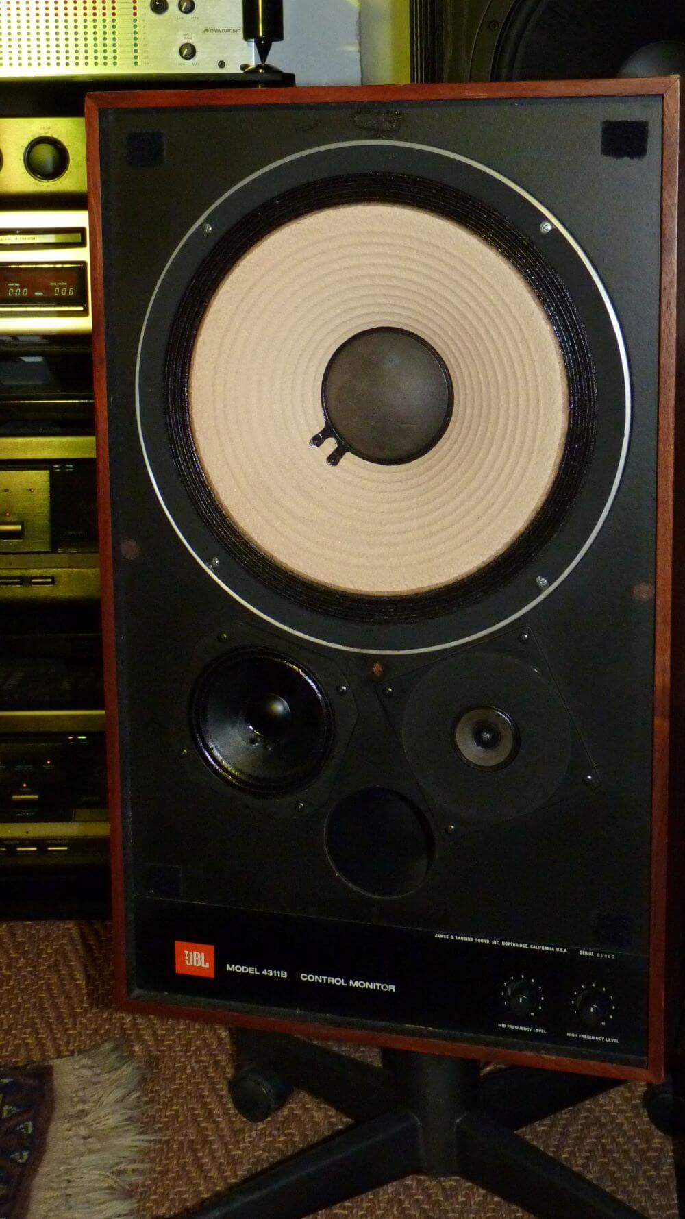 JBL CONTROL MONITOR 4311B