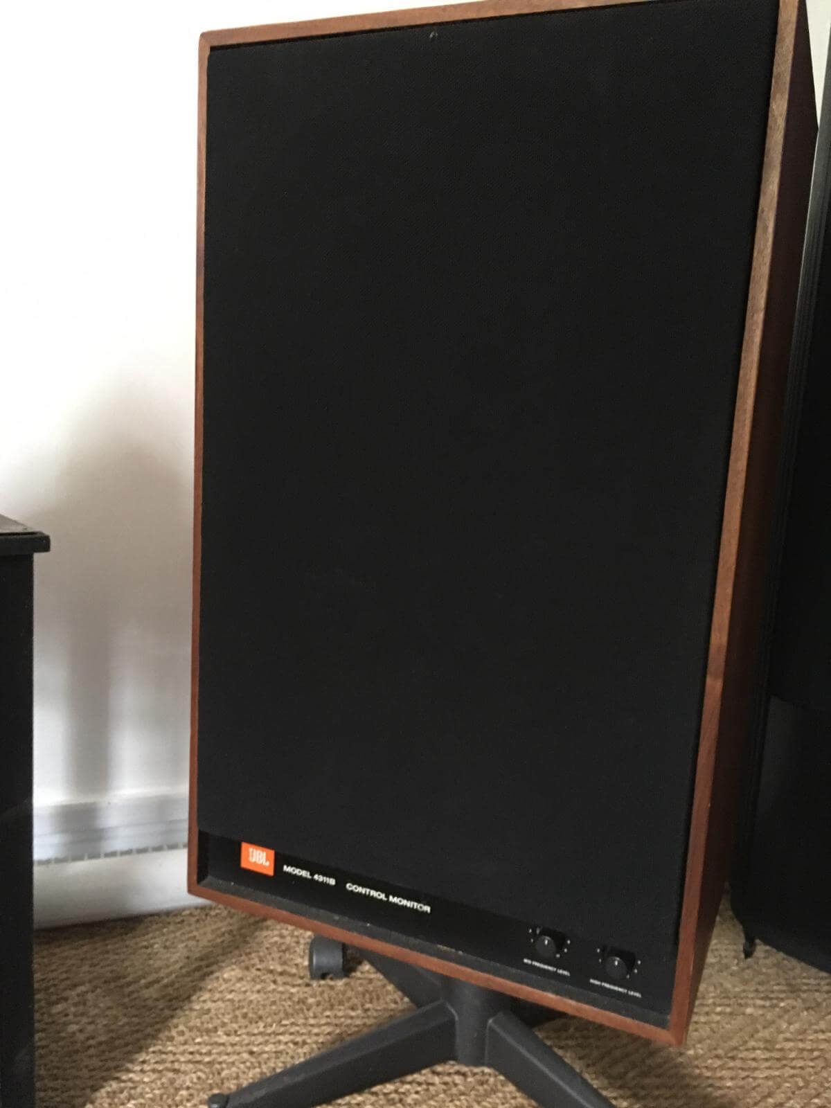 JBL CONTROL MONITOR 4311B