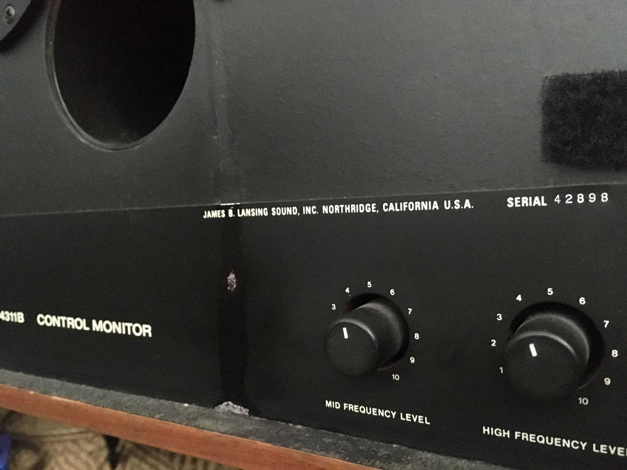 JBL CONTROL MONITOR 4311B